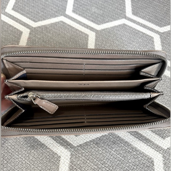 Tumi Zip-Around Wallet - Picture 3 of 4